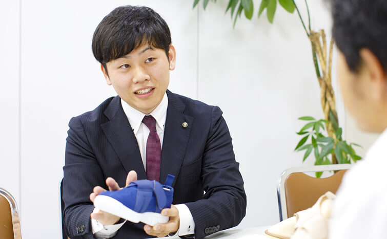 メディカル事業部 第一営業部所属 2014年入社）